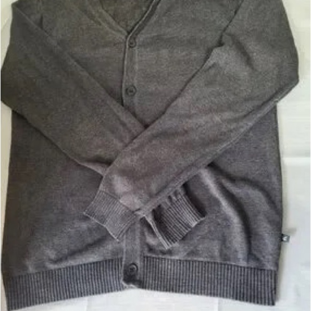 Men's Gray V-Neck Button Cardigan Sweater - Picture 5 of 6